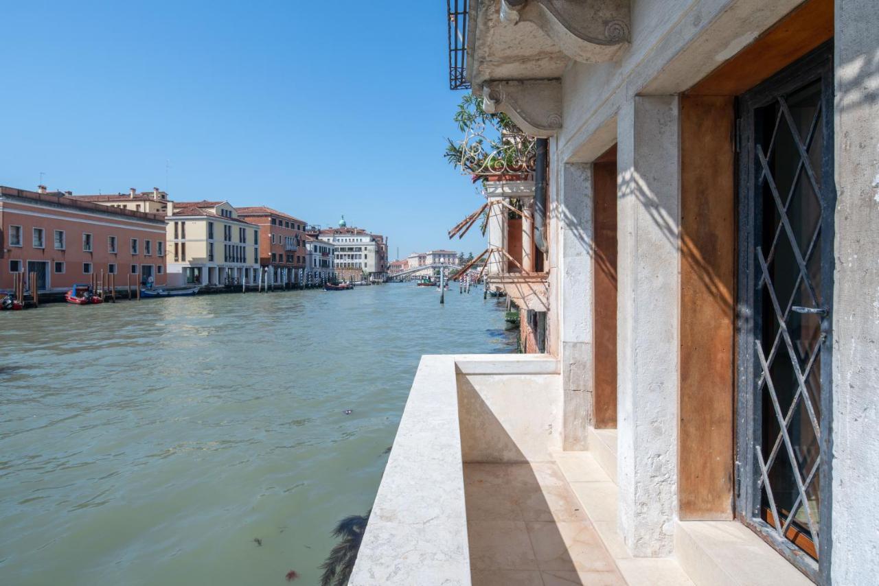 Palace Canal View By Wonderful Italy * Venedig